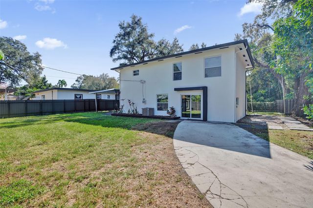 701 NE 164th St, Miami, FL 33162