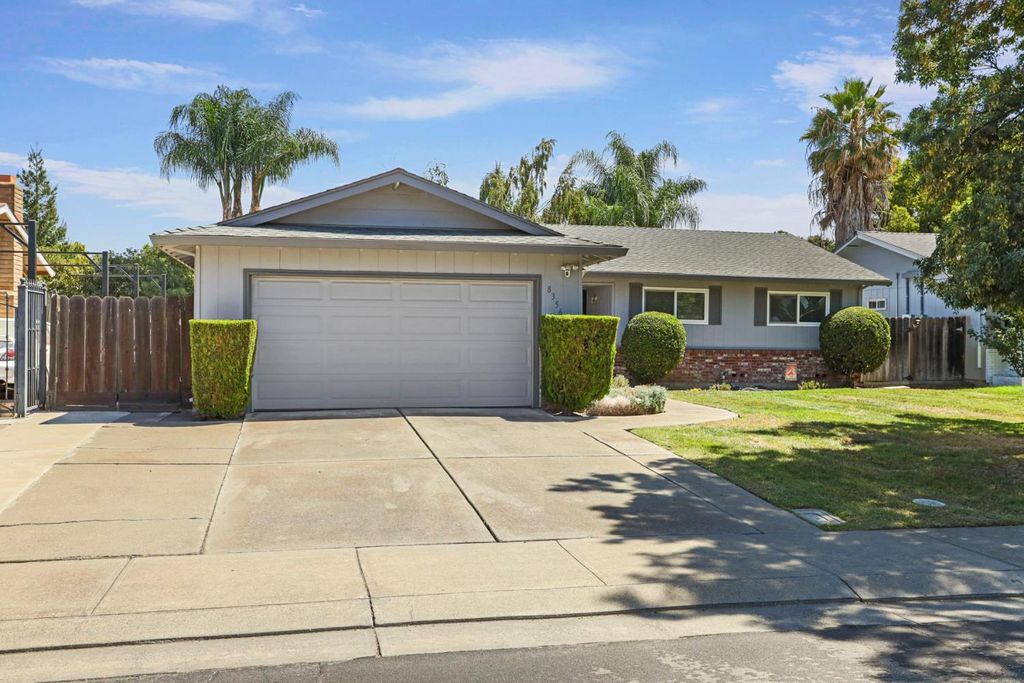 8356 Yarmouth Dr, Stockton, CA 95209