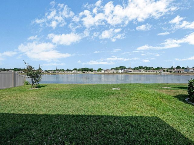 7850 SAIL CLOVER LANE, Zephyrhills, FL 33540