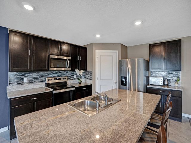 7850 SAIL CLOVER LANE, Zephyrhills, FL 33540