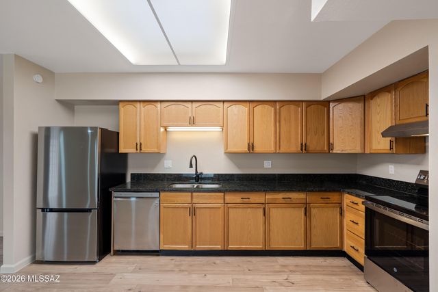 285 S Kolb Rd Unit 10, Tucson, AZ 85710