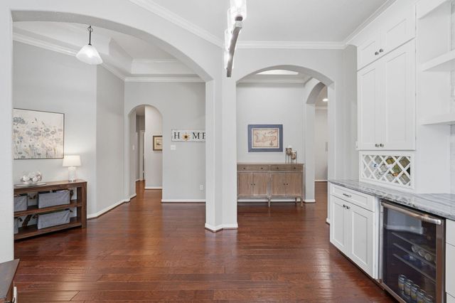 82 S Rocky Point Circle, The Woodlands, TX 77389