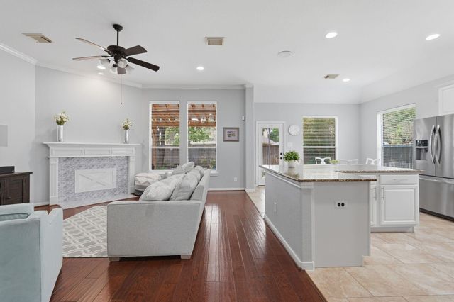 82 S Rocky Point Circle, The Woodlands, TX 77389