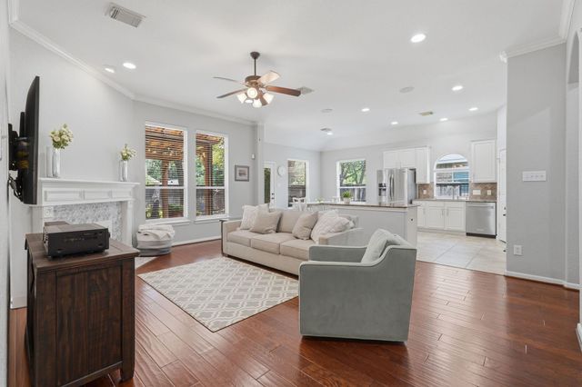 82 S Rocky Point Circle, The Woodlands, TX 77389