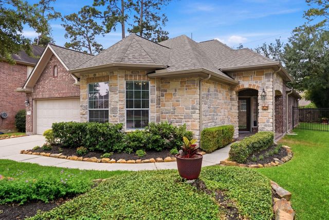82 S Rocky Point Circle, The Woodlands, TX 77389