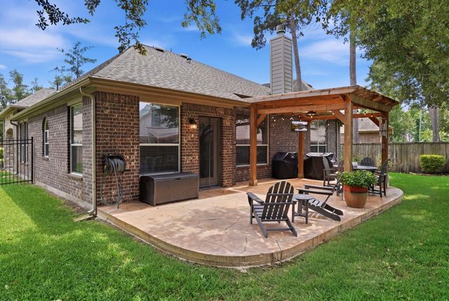 82 S Rocky Point Circle, The Woodlands, TX 77389