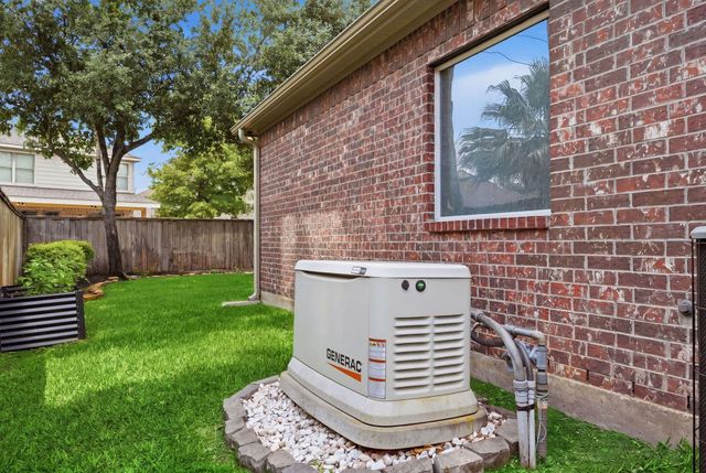 82 S Rocky Point Circle, The Woodlands, TX 77389