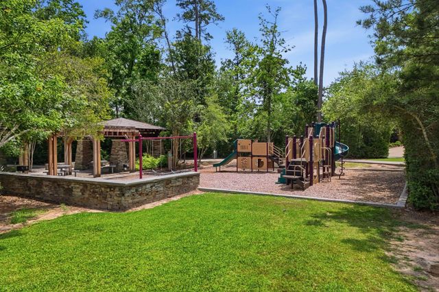 82 S Rocky Point Circle, The Woodlands, TX 77389