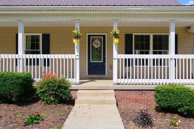 688 Cap Bottom Lane, Harrodsburg, KY 40330