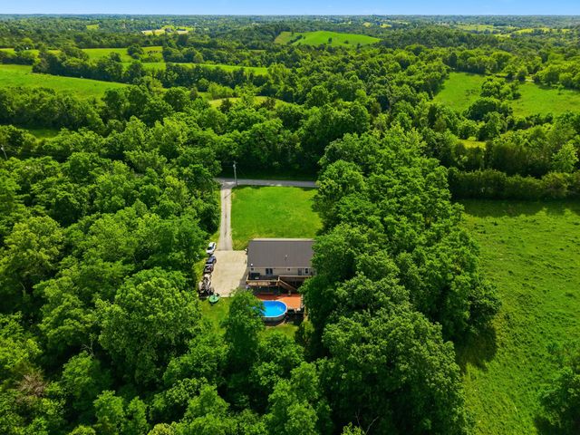 688 Cap Bottom Lane, Harrodsburg, KY 40330
