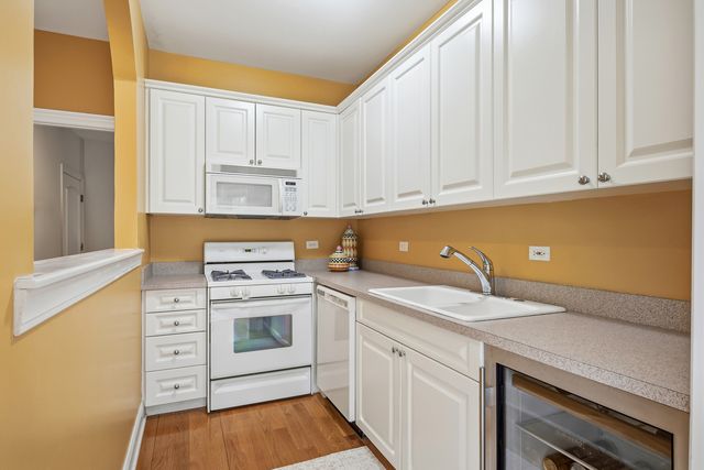 15230 Alpine Drive, Orland Park, IL 60467