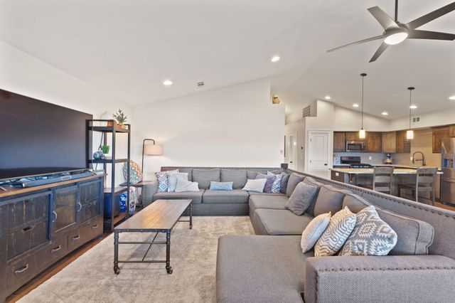 110 Linton Way, Eagle Point, OR 97524