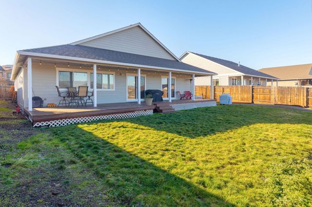 110 Linton Way, Eagle Point, OR 97524