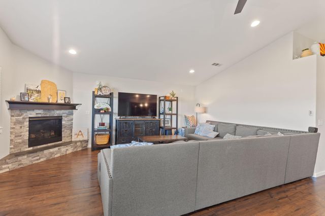 110 Linton Way, Eagle Point, OR 97524