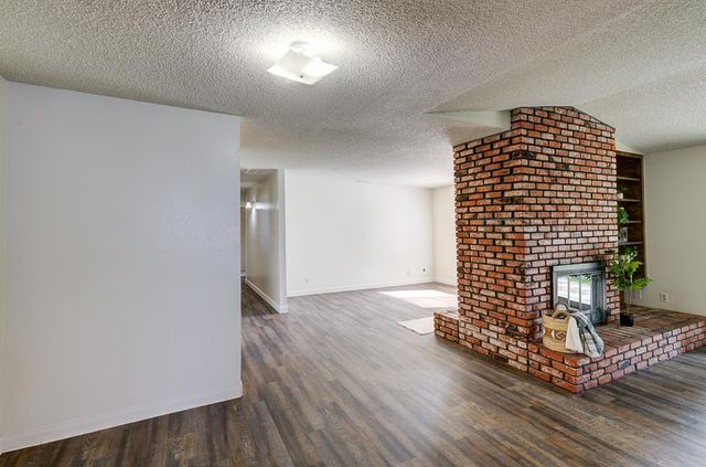 131 N Terry Avenue, Clovis, CA 93612