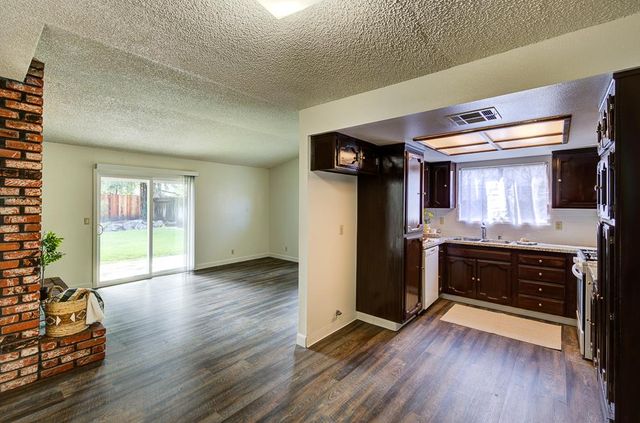 131 N Terry Avenue, Clovis, CA 93612