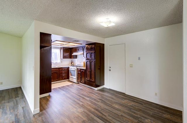 131 N Terry Avenue, Clovis, CA 93612