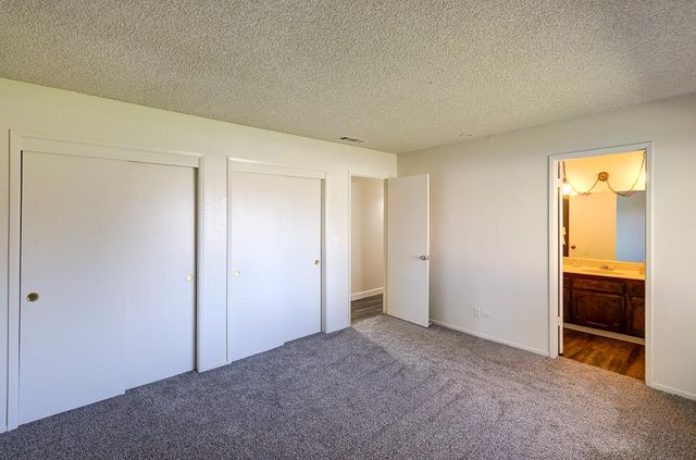 131 N Terry Avenue, Clovis, CA 93612