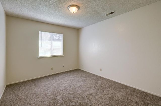 131 N Terry Avenue, Clovis, CA 93612