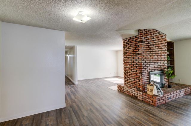 131 N Terry Avenue, Clovis, CA 93612