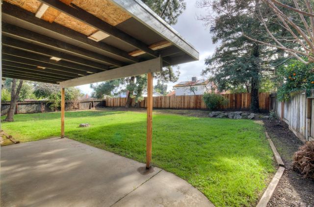 131 N Terry Avenue, Clovis, CA 93612