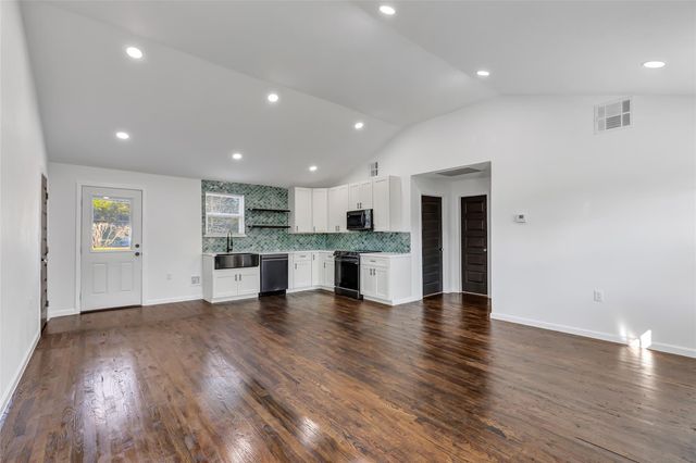 180 County Road 645, Kenefick, TX 77535