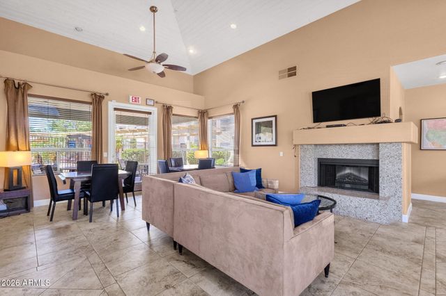 1825 W RAY Road 1113, Chandler, AZ 85224