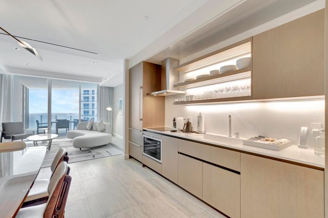 525 N FORT LAUDERDALE BEACH Boulevard 1707, Fort Lauderdale, FL 33304