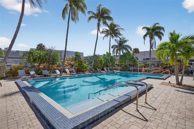 1100 SE 5th Ct 83, Pompano Beach, FL 33060