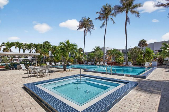 1100 SE 5th Ct 83, Pompano Beach, FL 33060