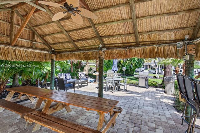 1100 SE 5th Ct 83, Pompano Beach, FL 33060