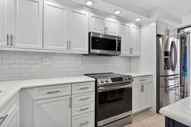 1100 SE 5th Ct 83, Pompano Beach, FL 33060