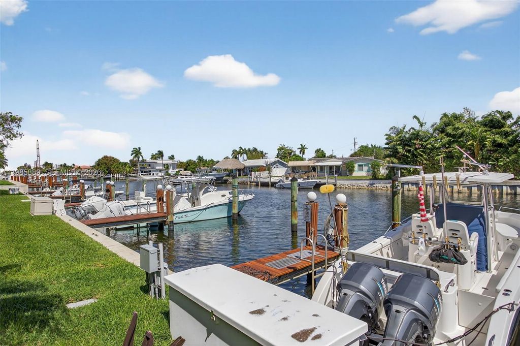 1100 SE 5th Ct 83, Pompano Beach, FL 33060