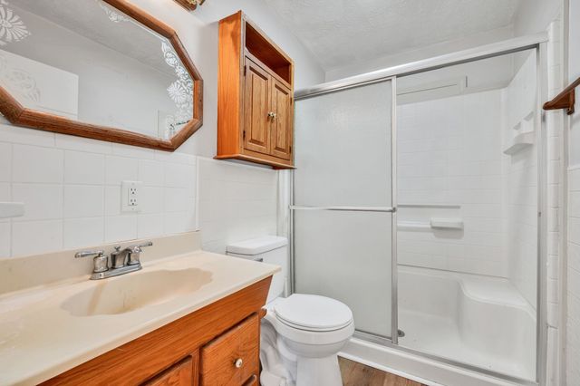 100 Kennel Rd, Dickson, TN 37055