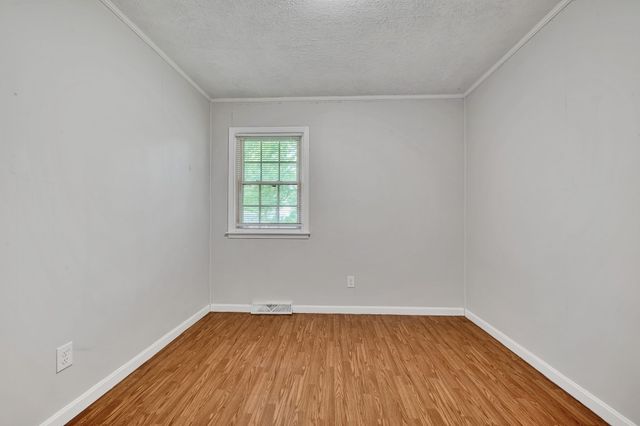 100 Kennel Rd, Dickson, TN 37055