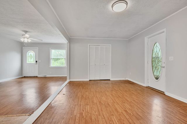 100 Kennel Rd, Dickson, TN 37055