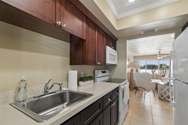 2307 BAY BOULEVARD, Indian Rocks Beach, FL 33785