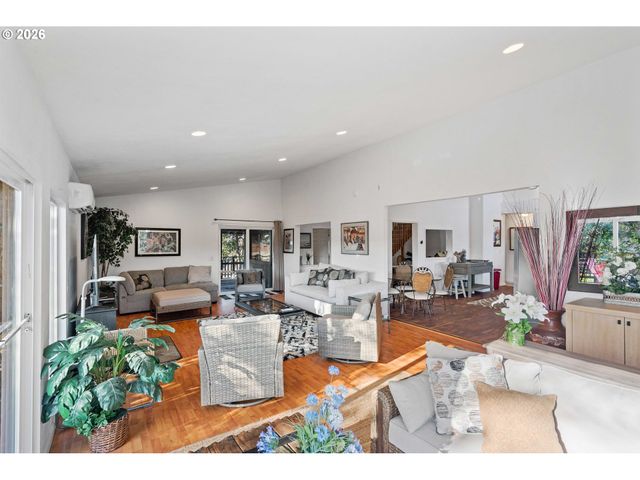 2130 SOUTHWEST Blvd, Coos Bay, OR 97420