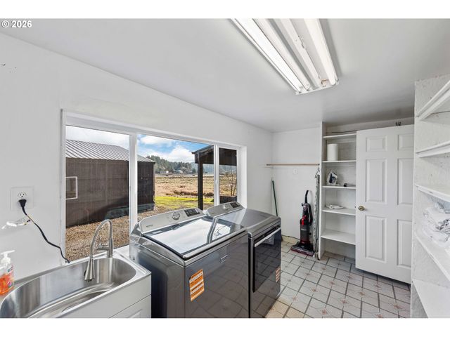 2130 SOUTHWEST Blvd, Coos Bay, OR 97420