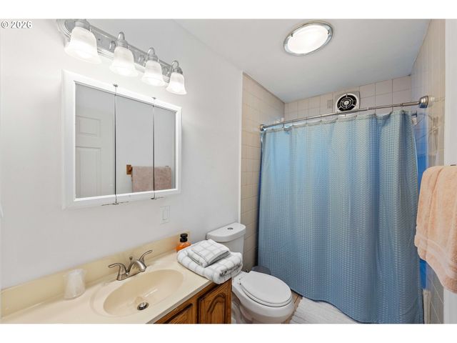 2130 SOUTHWEST Blvd, Coos Bay, OR 97420