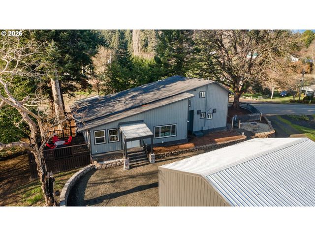 2130 SOUTHWEST Blvd, Coos Bay, OR 97420