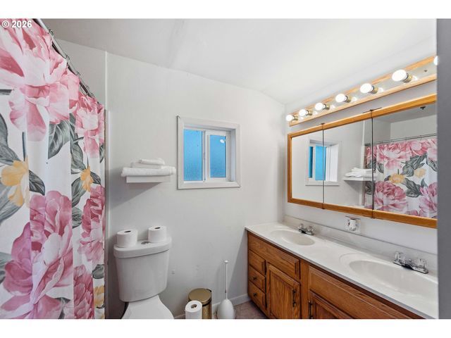 2130 SOUTHWEST Blvd, Coos Bay, OR 97420