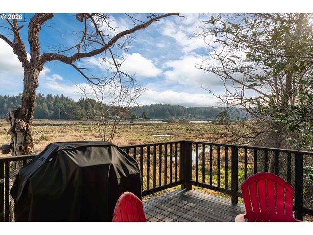 2130 SOUTHWEST Blvd, Coos Bay, OR 97420