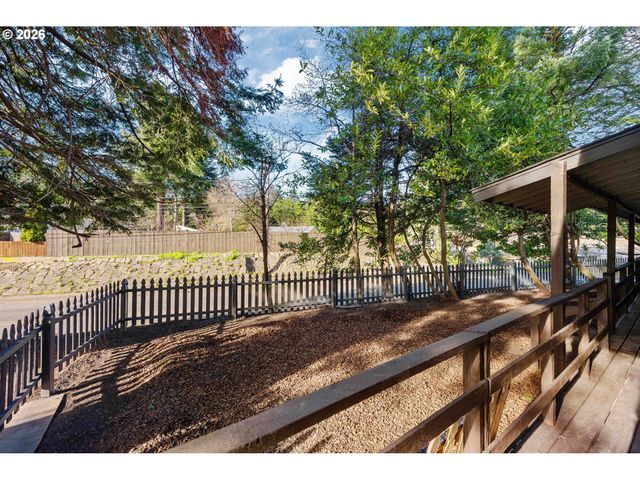 2130 SOUTHWEST Blvd, Coos Bay, OR 97420