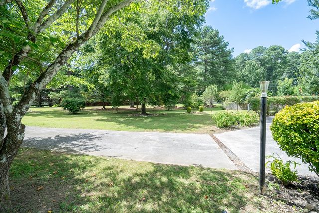 3032 E Brookhaven Circle, Dalton, GA 30720