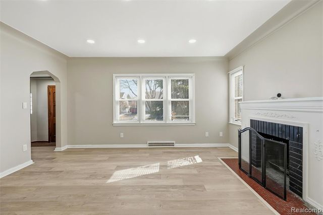 2045 N Elizabeth Street, Dearborn, MI 48128