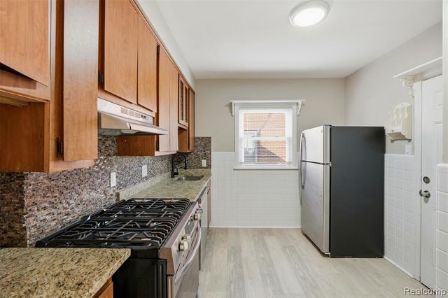 2045 N Elizabeth Street, Dearborn, MI 48128