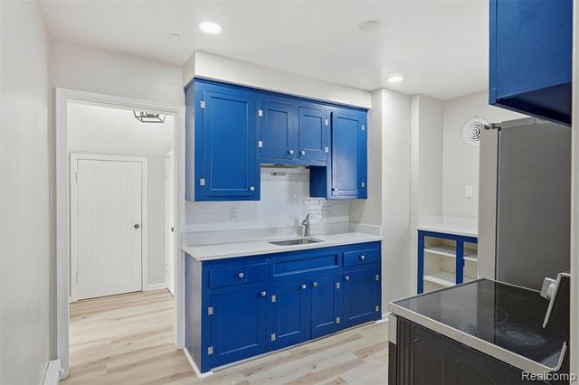 2045 N Elizabeth Street, Dearborn, MI 48128