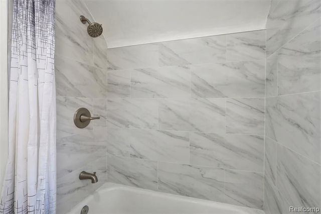 2045 N Elizabeth Street, Dearborn, MI 48128