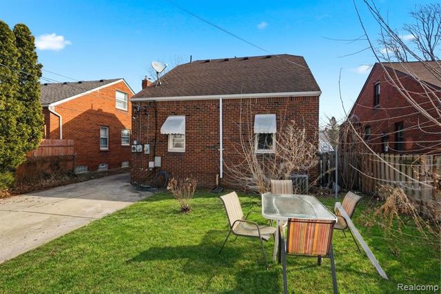 2045 N Elizabeth Street, Dearborn, MI 48128